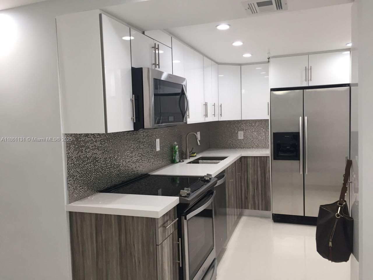 210 174th St, Unit 1003, Sunny Isles Beach, FL 33160 Photo