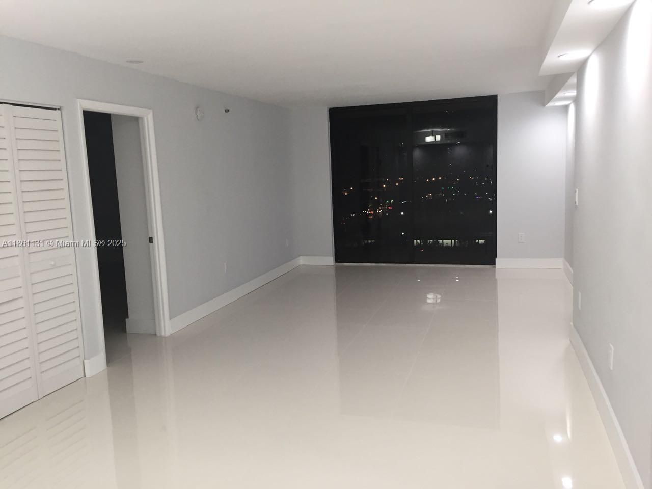 210 174th St, Unit 1003, Sunny Isles Beach, FL 33160 Photo