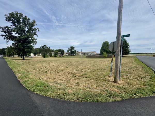 000 Lee Anna Drive, West Plains, MO 65775