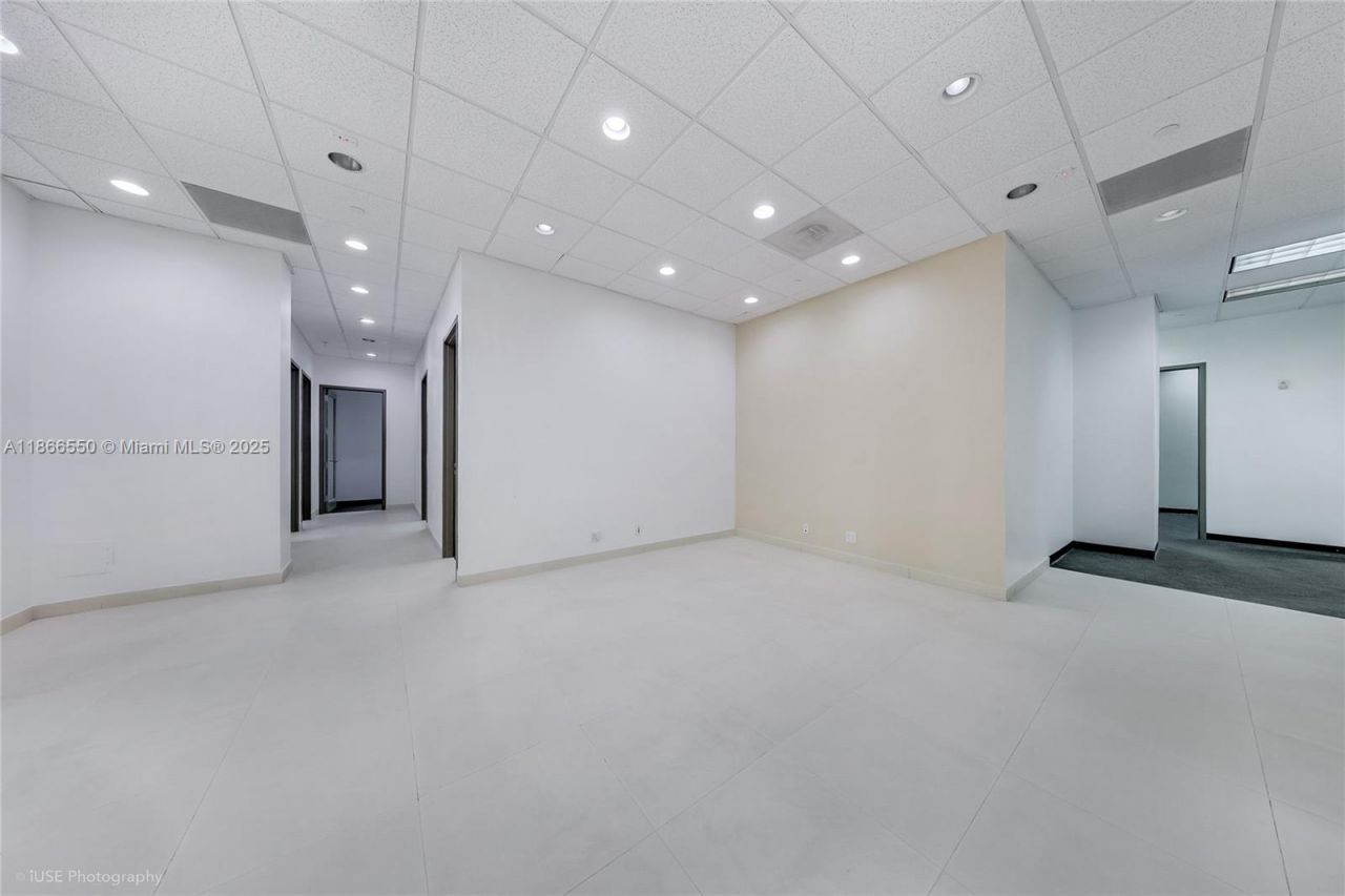 135 San Lorenzo Ave, Unit 150, Coral Gables, FL 33146 Photo