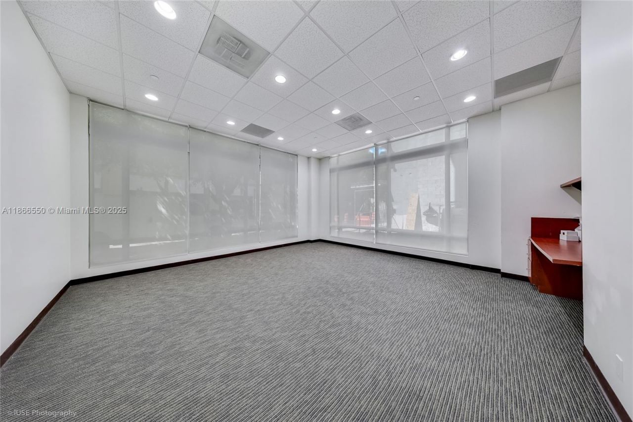 135 San Lorenzo Ave, Unit 150, Coral Gables, FL 33146 Photo