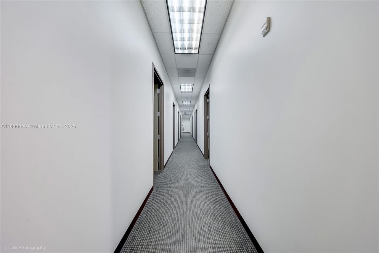 135 San Lorenzo Ave, Unit 150, Coral Gables, FL 33146 Photo