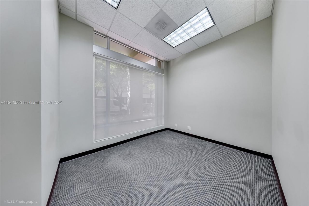 135 San Lorenzo Ave, Unit 150, Coral Gables, FL 33146 Photo