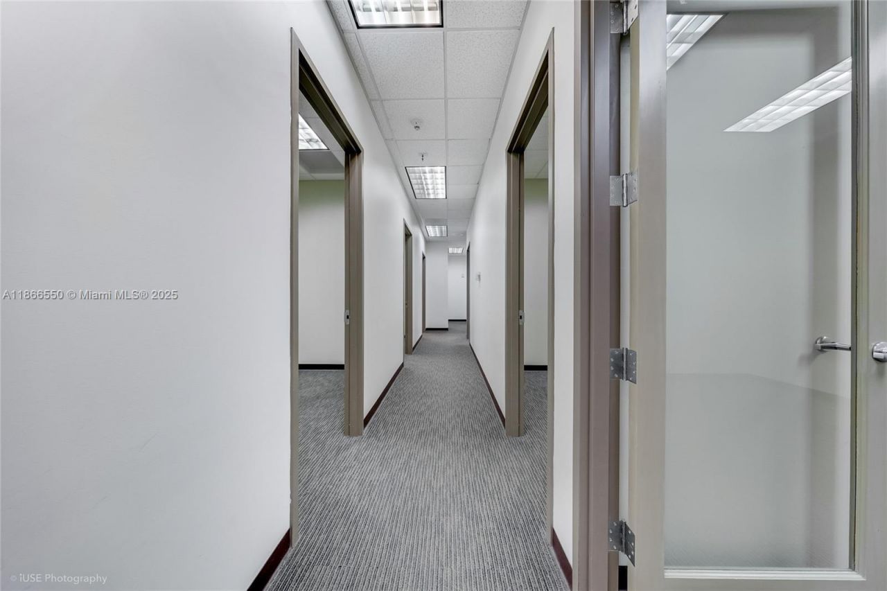 135 San Lorenzo Ave, Unit 150, Coral Gables, FL 33146 Photo