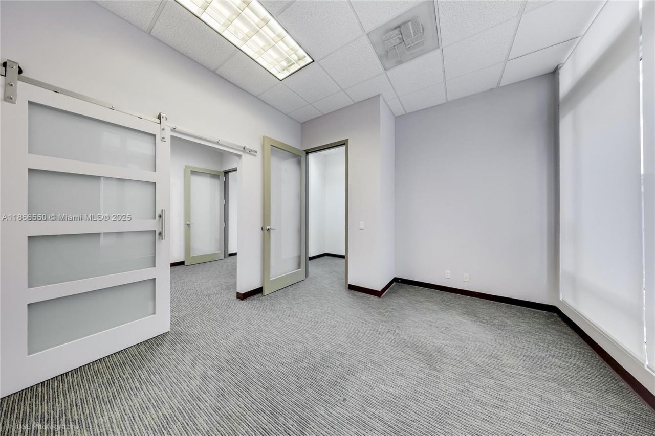135 San Lorenzo Ave, Unit 150, Coral Gables, FL 33146 Photo
