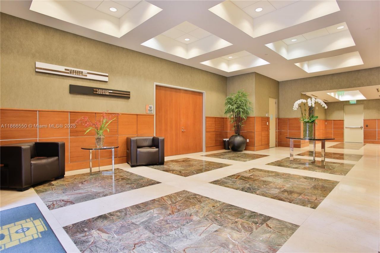 135 San Lorenzo Ave, Unit 150, Coral Gables, FL 33146 Photo
