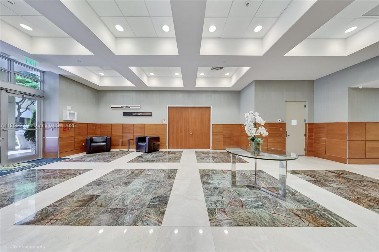 135 San Lorenzo Ave, Unit 150, Coral Gables, FL 33146 Photo