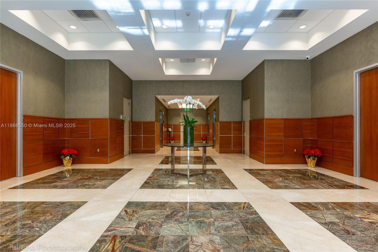 135 San Lorenzo Ave, Unit 150, Coral Gables, FL 33146 Photo