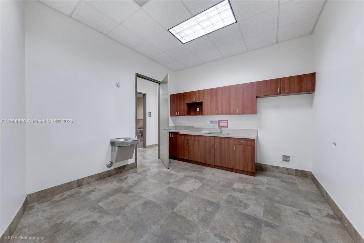135 San Lorenzo Ave, Unit 150, Coral Gables, FL 33146 Photo