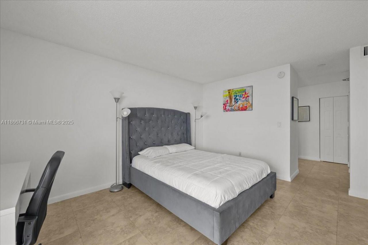 20515 E Country Club Dr, Unit 746, Aventura, FL 33180 Photo