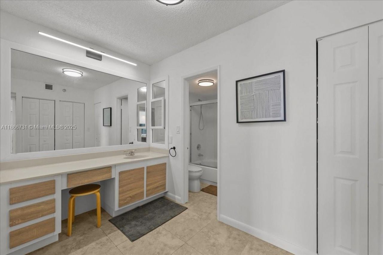 20515 E Country Club Dr, Unit 746, Aventura, FL 33180 Photo