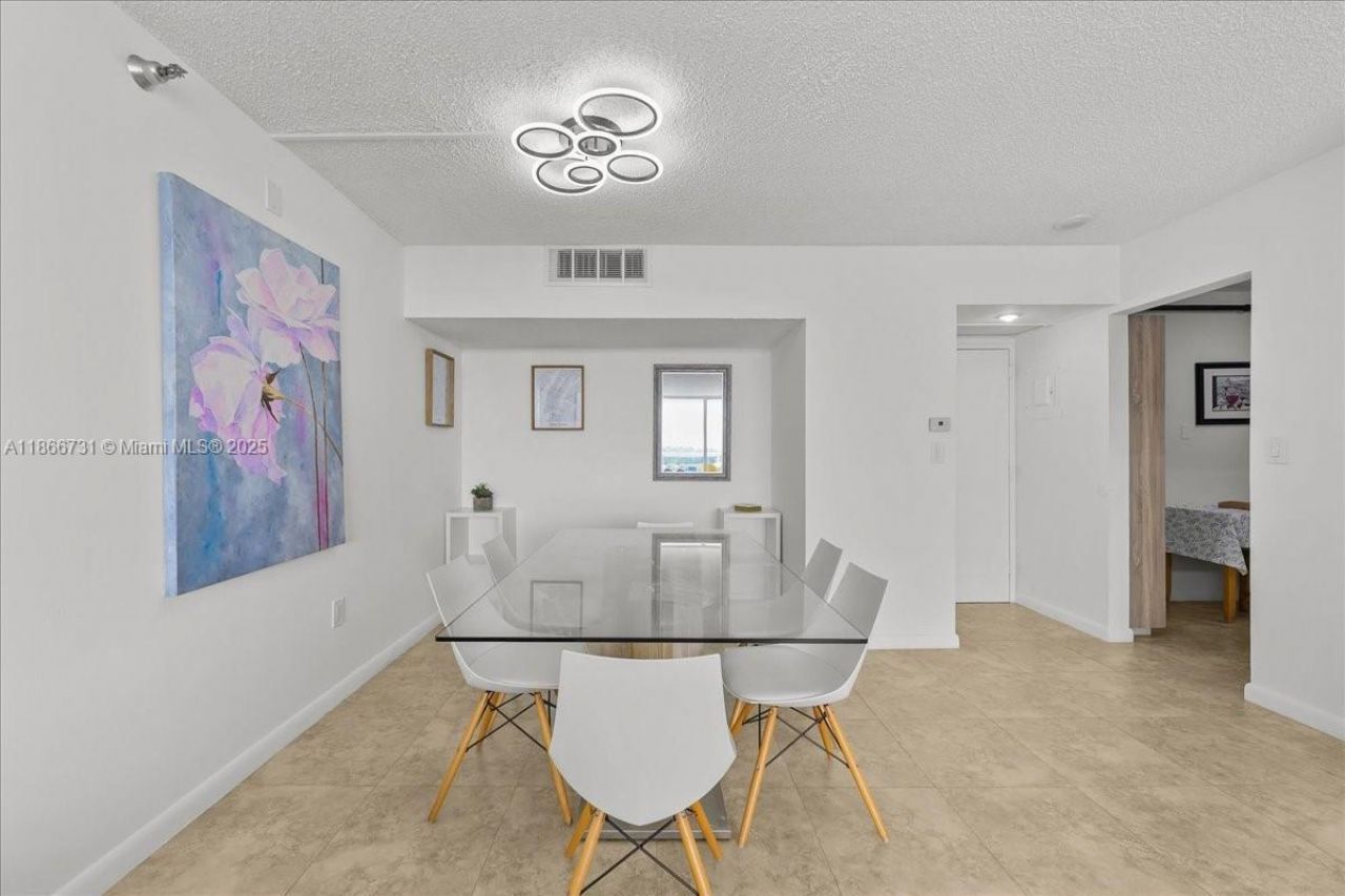 20515 E Country Club Dr, Unit 746, Aventura, FL 33180 Photo