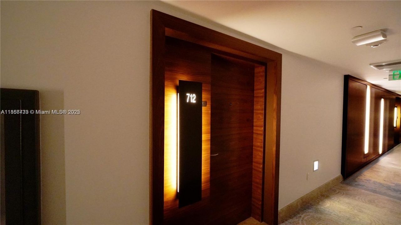 6801 Collins Ave, Unit 710, Miami Beach, FL 33141 Photo