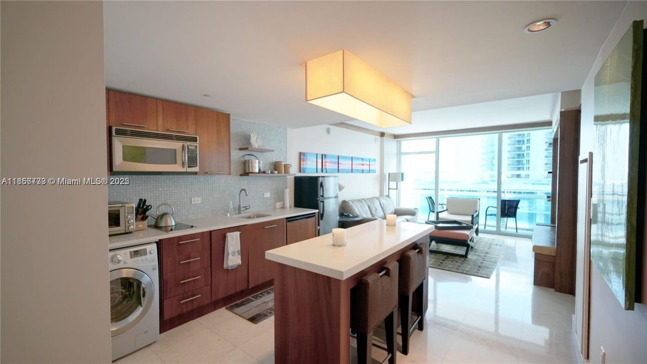 6801 Collins Ave, Unit 710, Miami Beach, FL 33141 Photo