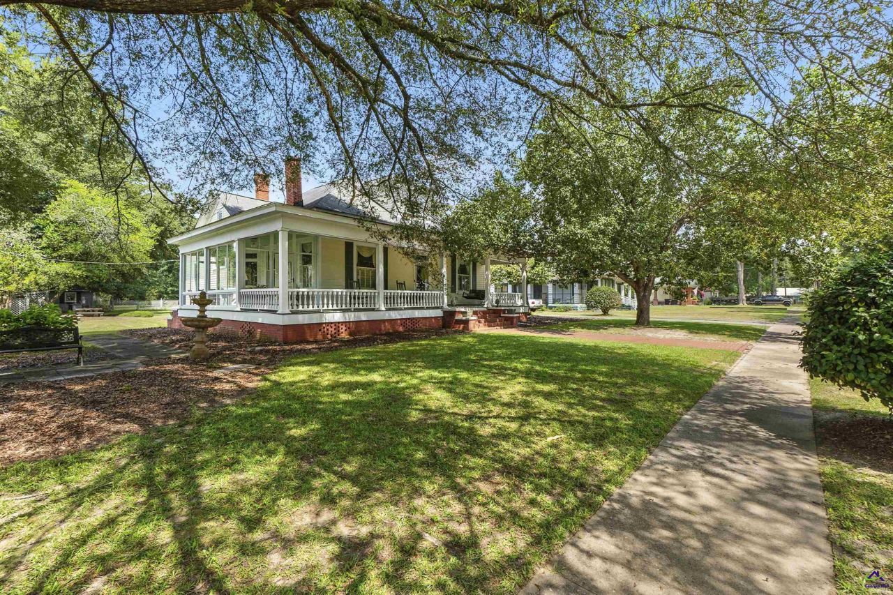 202 Minor Avenue, Montezuma, GA 31063 Main Photo