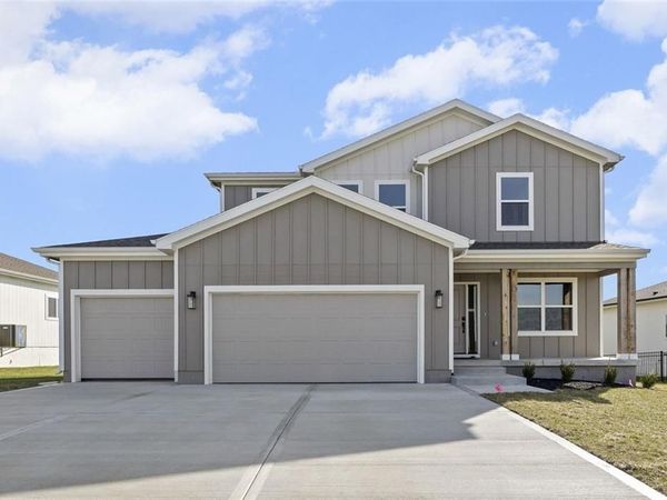 18637 W 193rd Street, Spring Hill, KS 66083