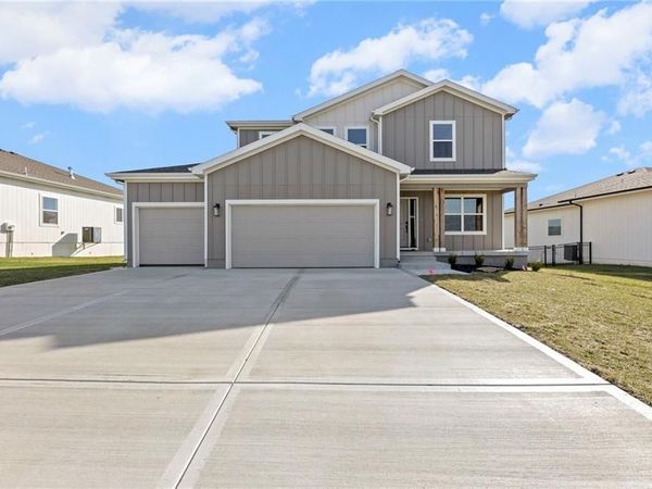 18637 W 193rd Street, Spring Hill, KS 66083