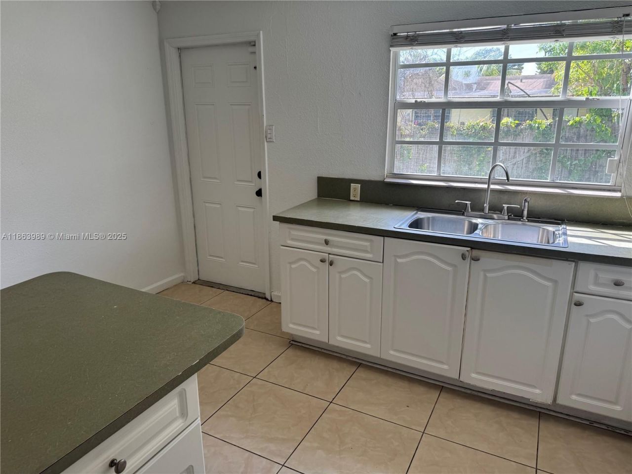 1178 NW 105th Ter, Miami, FL 33150 Photo