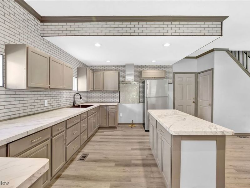 121 Lake Street, Akron, OH 44301 Photo 10