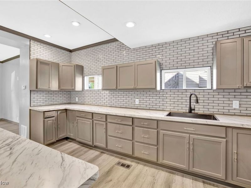 121 Lake Street, Akron, OH 44301 Photo 13