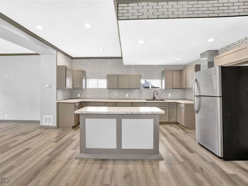 121 Lake Street, Akron, OH 44301 Photo 8