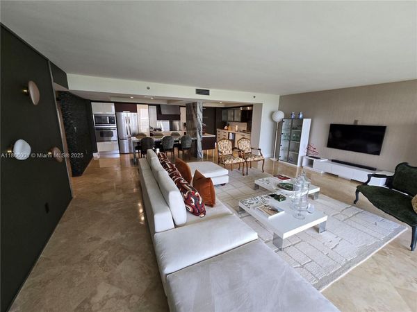 11113 Biscayne Blvd, Unit 854, Miami, FL 33181