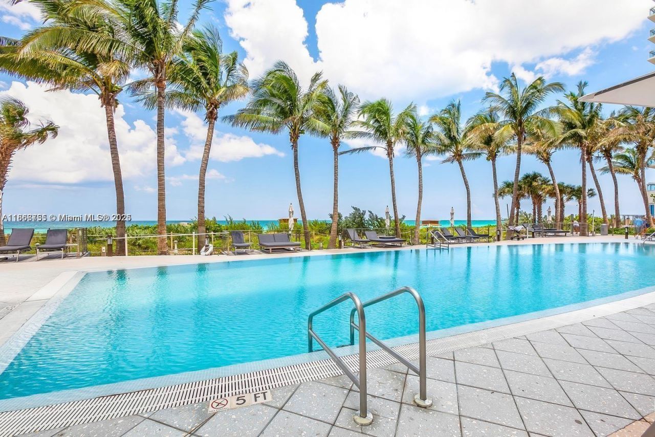 6801 Collins Ave, Unit 818, Miami Beach, FL 33141 Photo