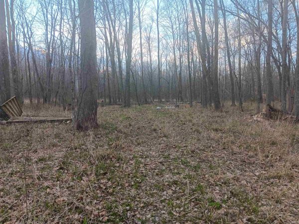 8671 Bullerdick Road, Poland, IN 47868