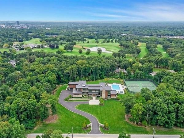 32500 Rockridge Lane, Farmington, MI 48334