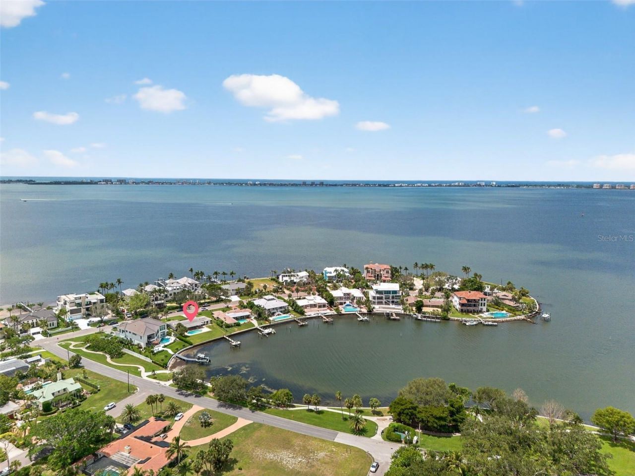 377 S Shore Drive, Sarasota, FL 34234 Photo