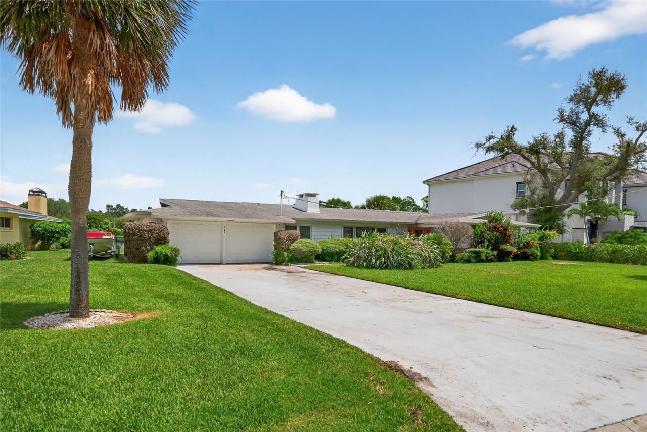377 S Shore Drive, Sarasota, FL 34234 Photo