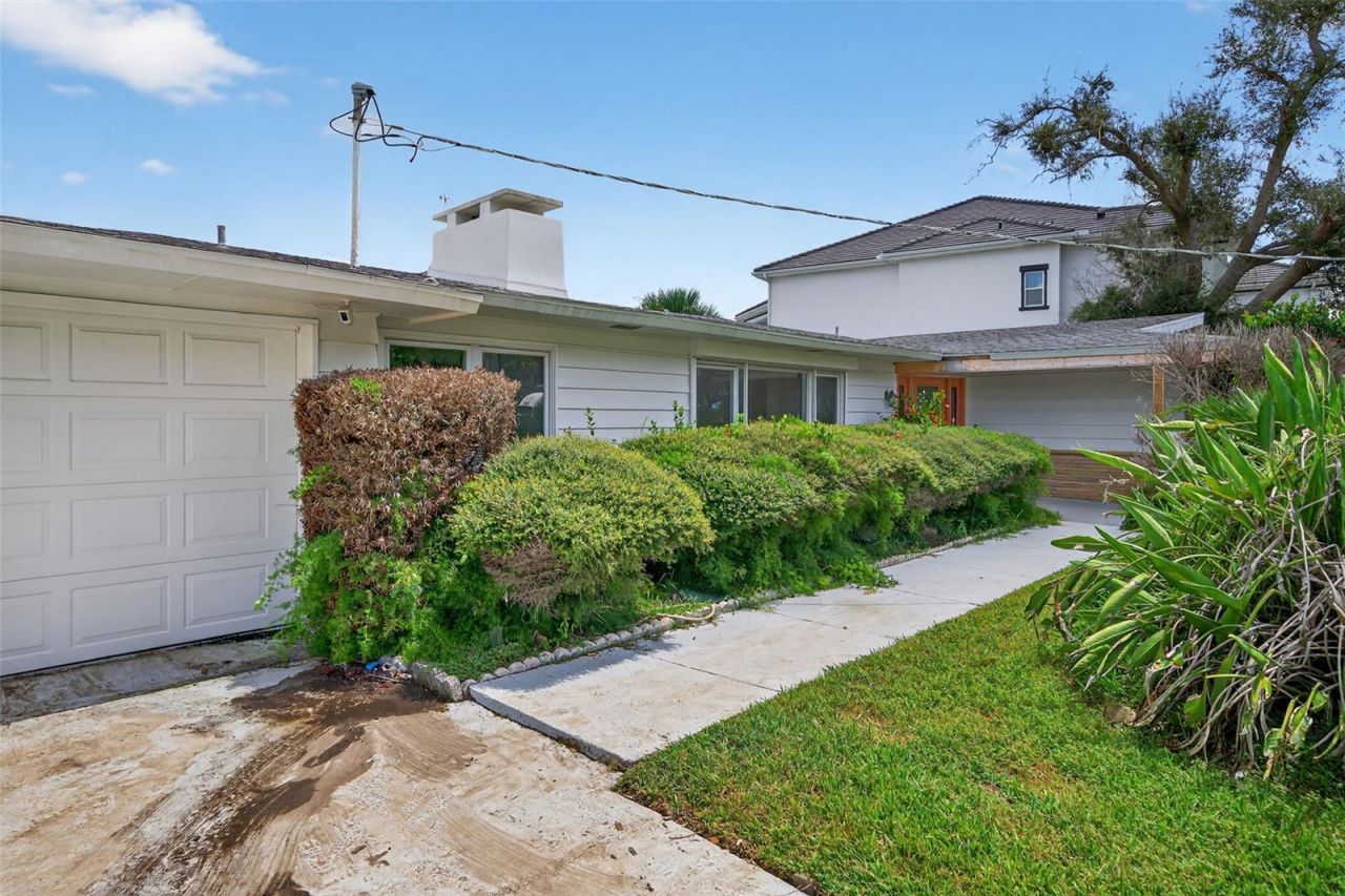 377 S Shore Drive, Sarasota, FL 34234 Photo