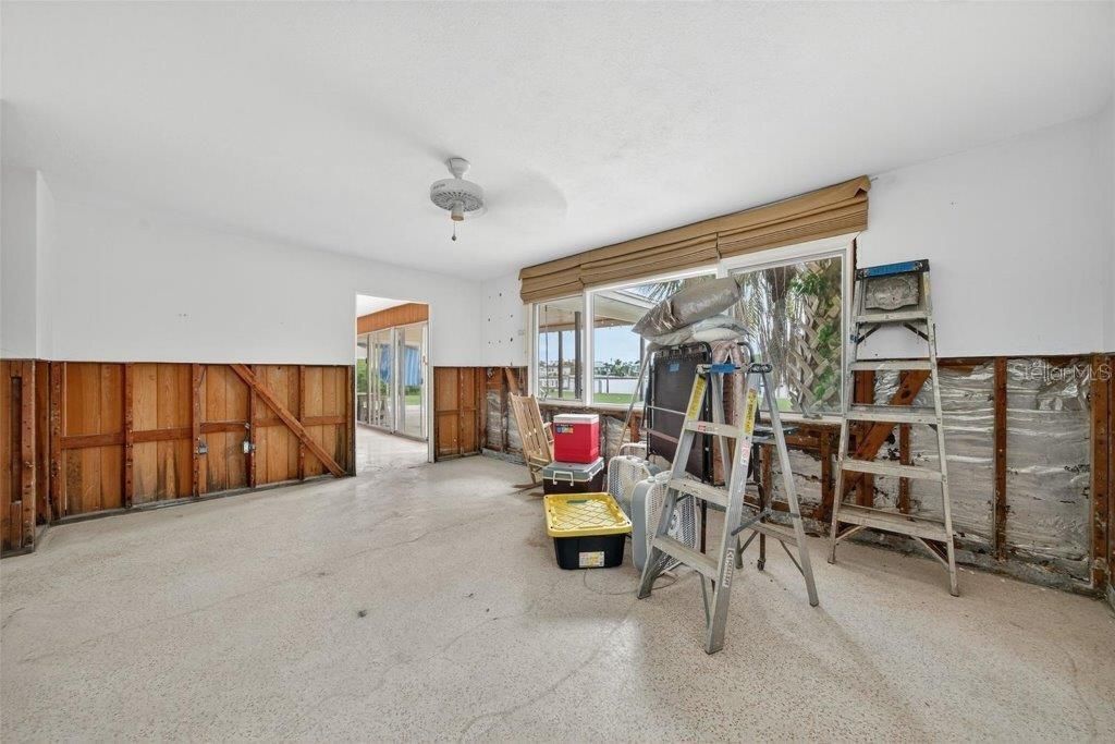 377 S Shore Drive, Sarasota, FL 34234 Photo