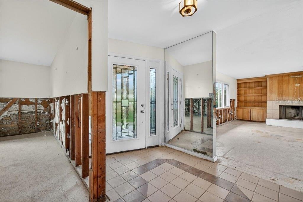 377 S Shore Drive, Sarasota, FL 34234 Photo