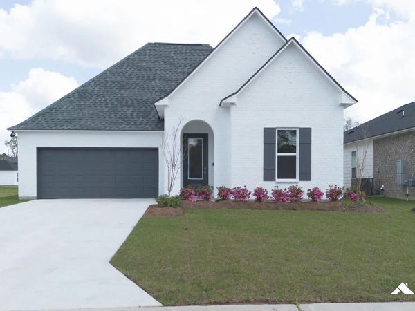 10688 Deric Ave, Denham Springs, LA 70726