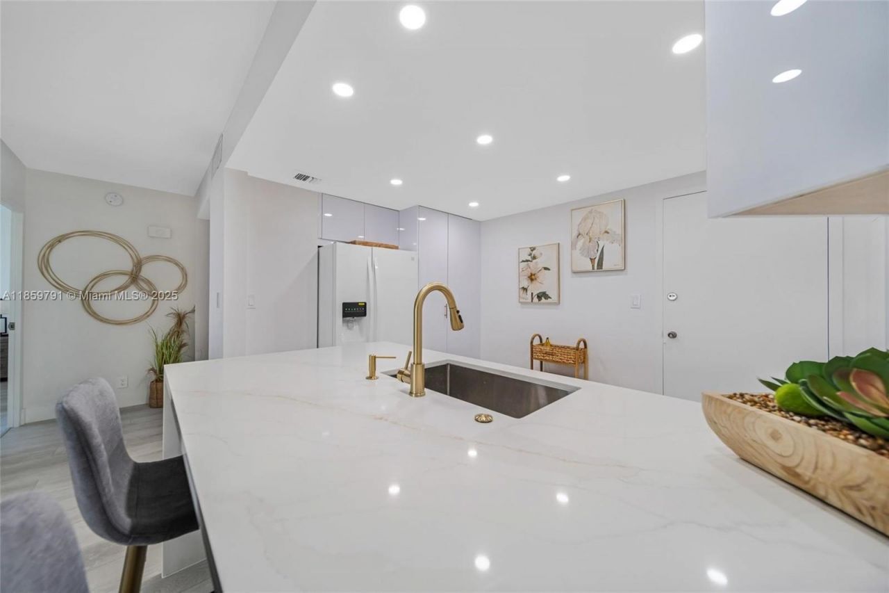 2100 S Ocean Dr, Unit 5B, Fort Lauderdale, FL 33316 Photo