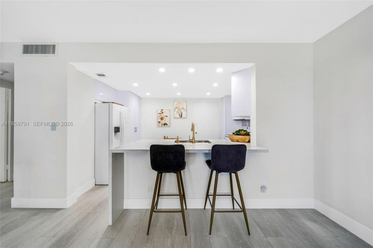 2100 S Ocean Dr, Unit 5B, Fort Lauderdale, FL 33316 Photo