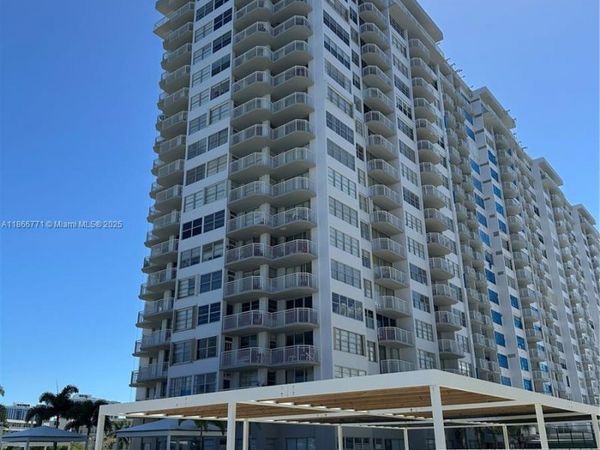 18021 Biscayne Blvd, Unit 901, Aventura, FL 33160