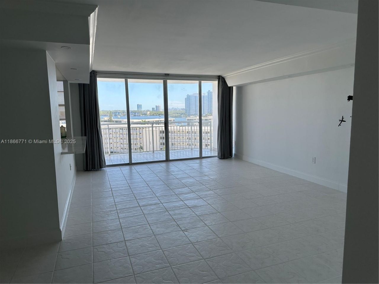 18021 Biscayne Blvd, Unit 901, Aventura, FL 33160 Photo