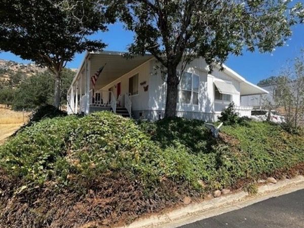 21276 White Pine Dr, Unit 38, Tehachapi, CA 93561
