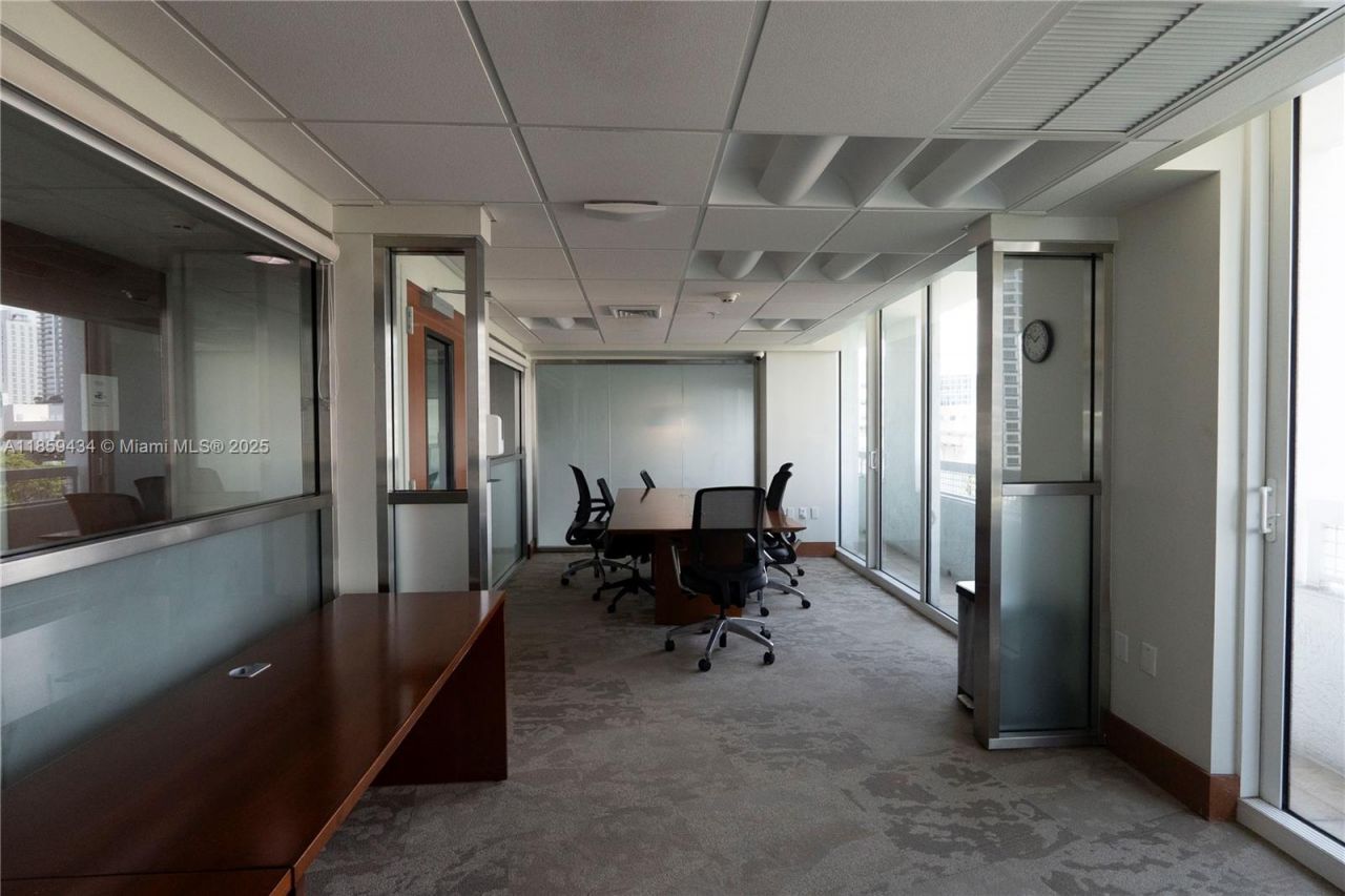 31 SE 5th St, Unit 2610, Miami, FL 33131 Photo