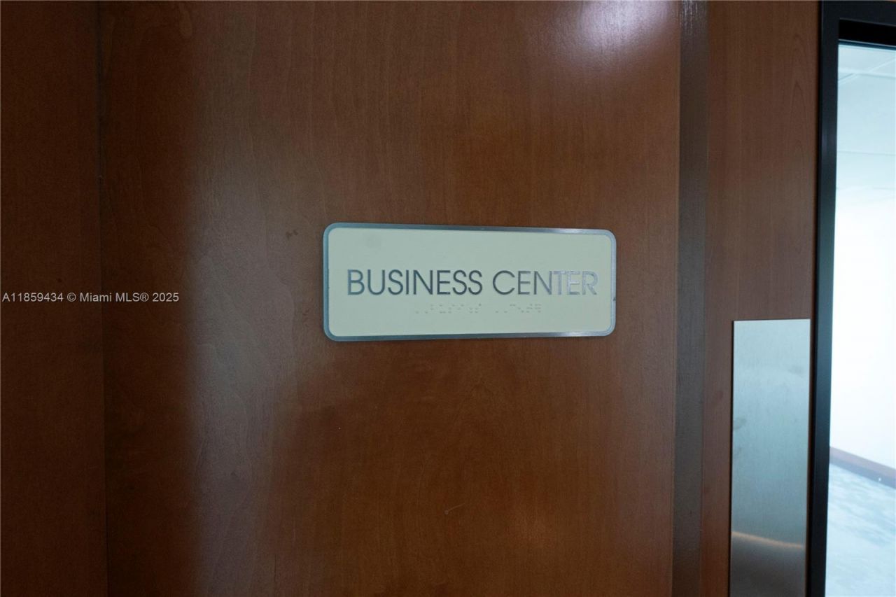 31 SE 5th St, Unit 2610, Miami, FL 33131 Photo