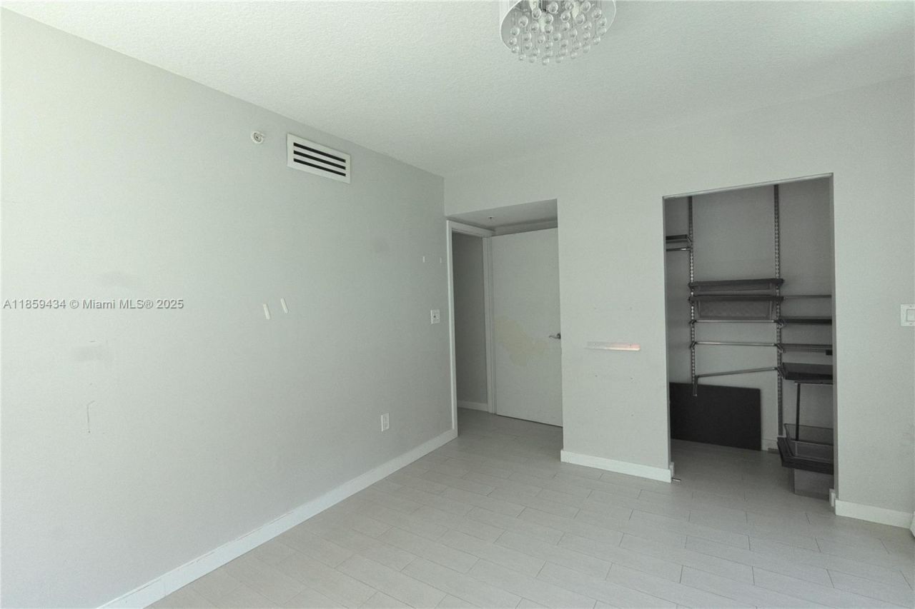31 SE 5th St, Unit 2610, Miami, FL 33131 Photo
