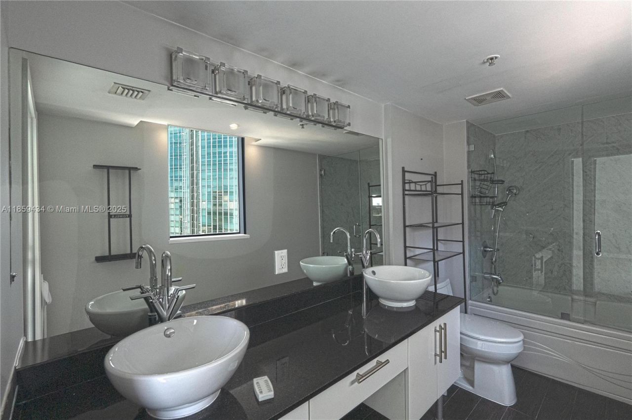 31 SE 5th St, Unit 2610, Miami, FL 33131 Photo