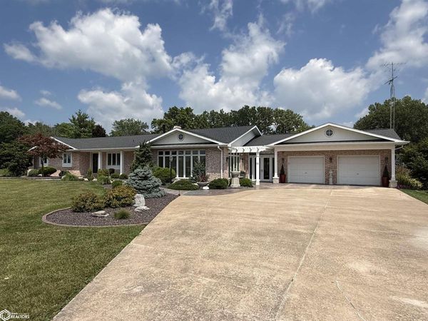 1684 345th Avenue, Wever, IA 52658