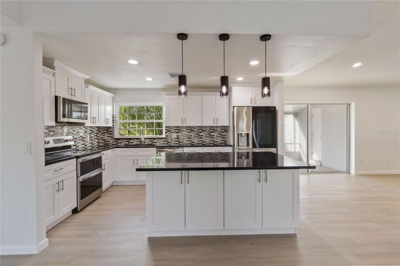 371 Buttonwood Drive, Kissimmee, FL 34743 Photo