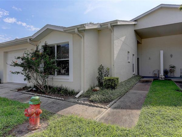 8405 TERRACE MEADOWS COURT, Unit 8405, TEMPLE TERRACE, FL 33637