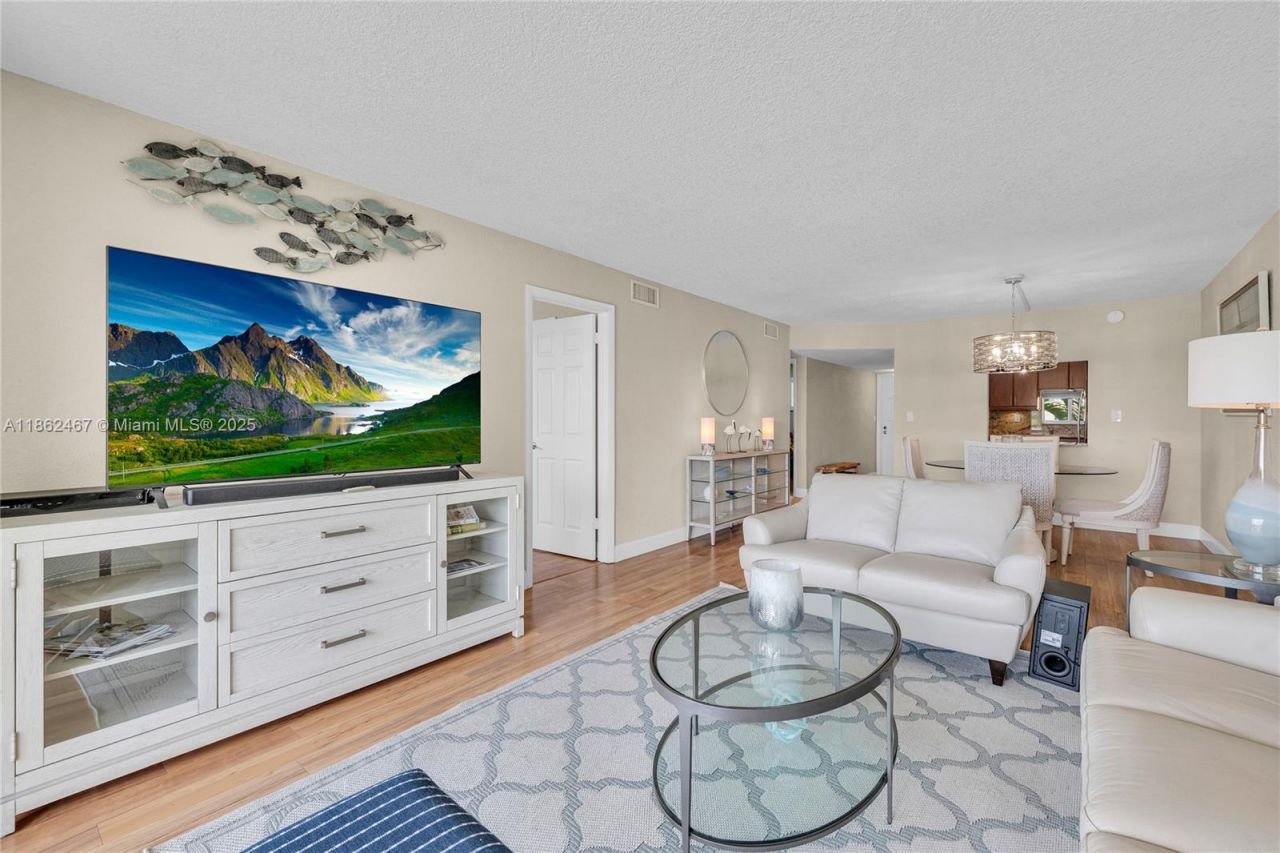 9320 S Hollybrook Lake Dr, Unit 203, Pembroke Pines, FL 33025 Photo