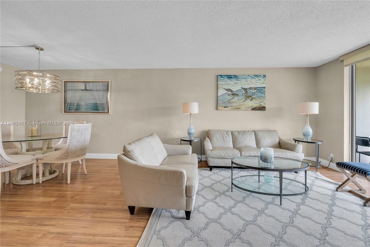 9320 S Hollybrook Lake Dr, Unit 203, Pembroke Pines, FL 33025 Photo