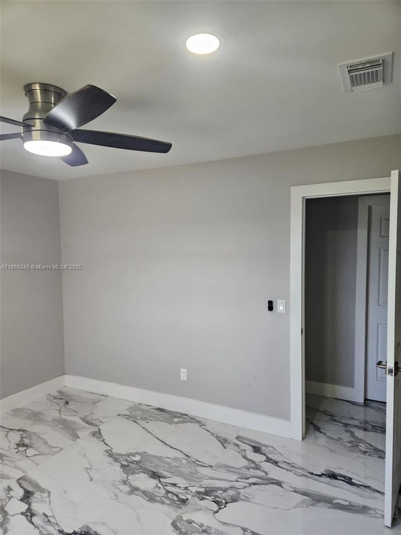 19230 SW 216th St, Miami, FL 33170 Photo